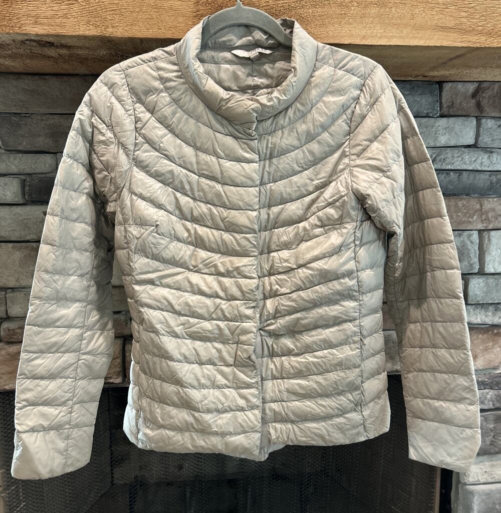 Women’s ATHLETA Downkind Dove Grey Puffer Jacket Size XS *D1